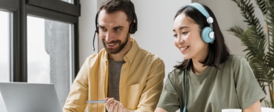 friends-attending-online-classes-together